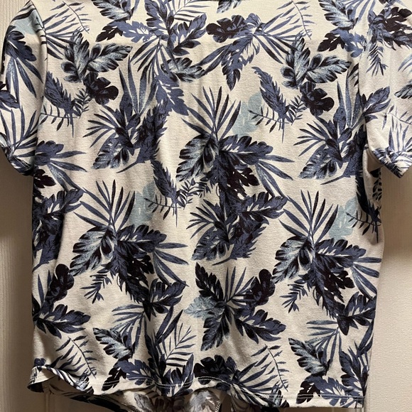 Women's Short Sleeve Tropical Print Tee - Blue and Gray - Picture 5 of 5